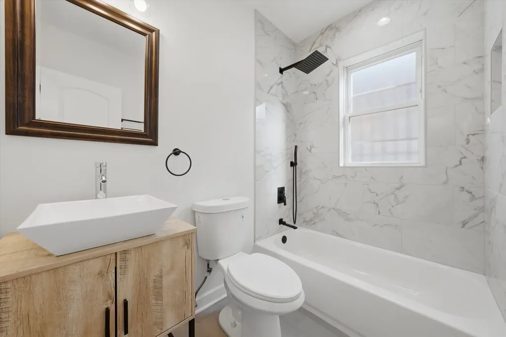 7517 South Carpenter Street Chicago IL 60620