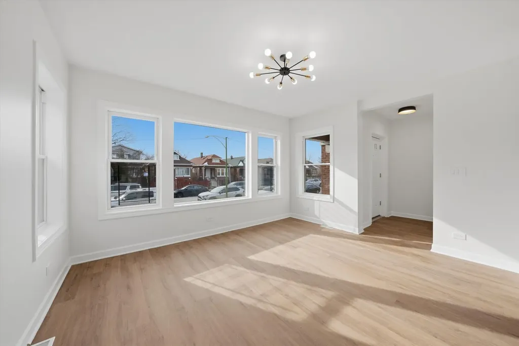 7517 South Carpenter Street Chicago IL 60620