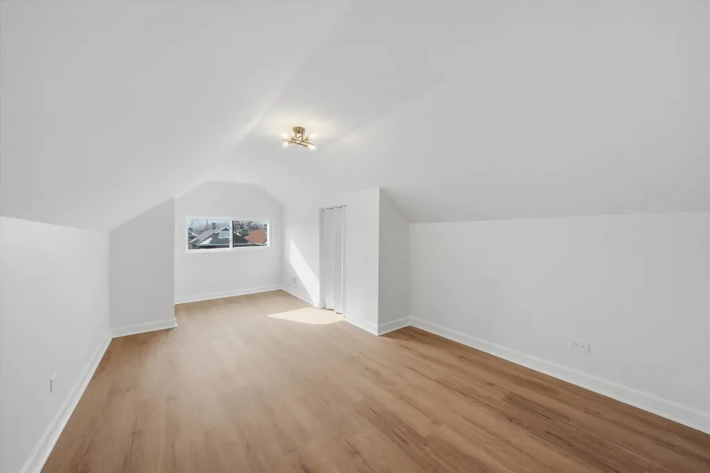 7517 South Carpenter Street Chicago IL 60620