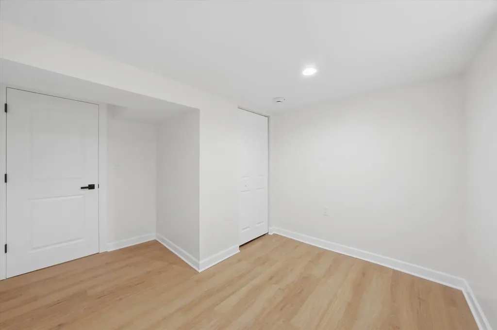 7517 South Carpenter Street Chicago IL 60620