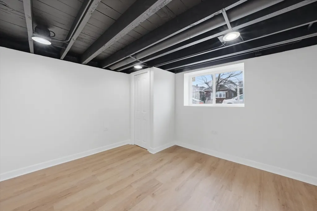 7517 South Carpenter Street Chicago IL 60620