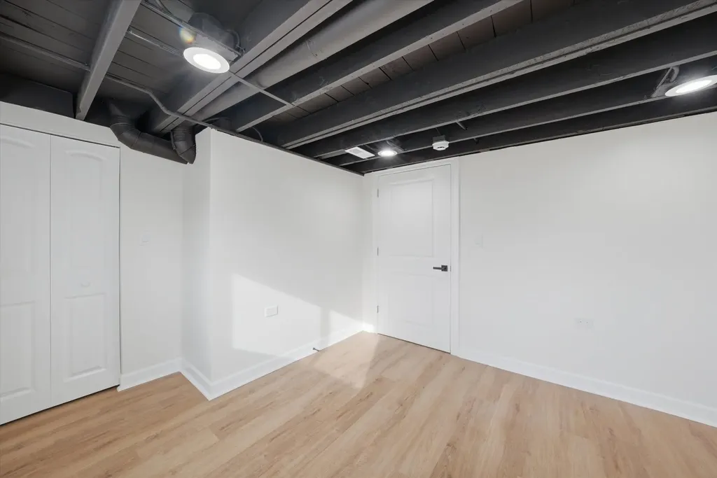 7517 South Carpenter Street Chicago IL 60620
