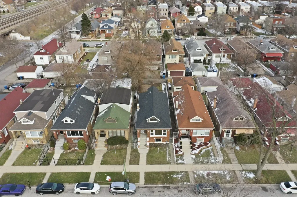 7517 South Carpenter Street Chicago IL 60620