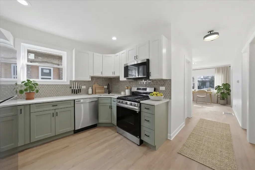7517 South Carpenter Street Chicago IL 60620
