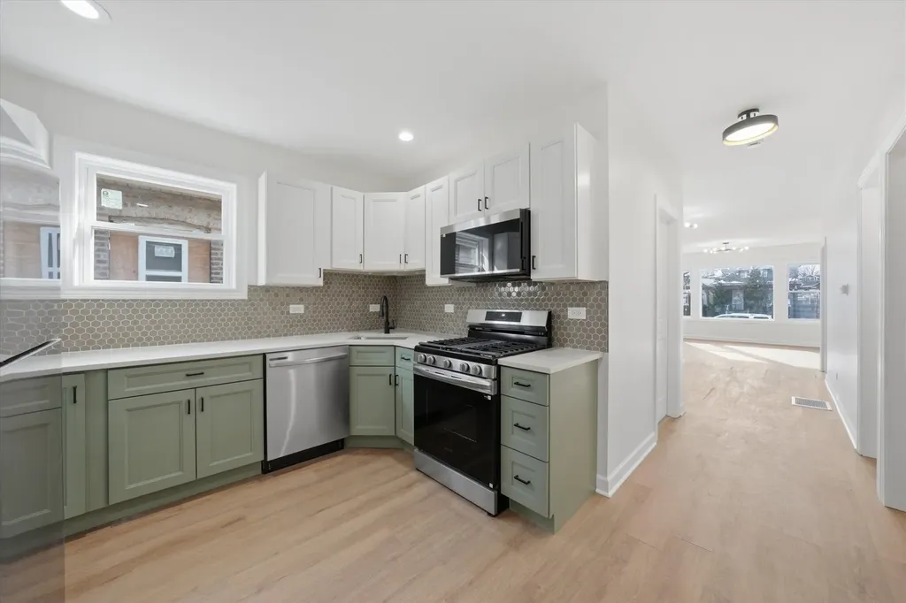 7517 South Carpenter Street Chicago IL 60620