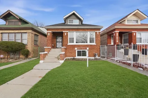 7517 South Carpenter Street Chicago IL 60620