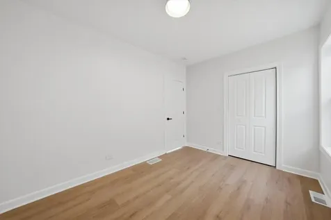 7517 South Carpenter Street Chicago IL 60620