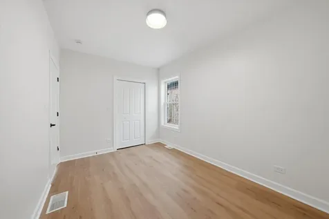 7517 South Carpenter Street Chicago IL 60620
