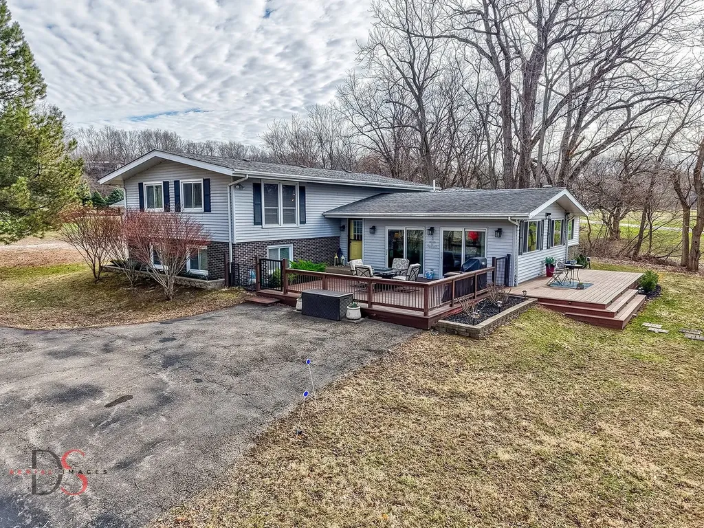 152 Beachview Court Varna IL 61375