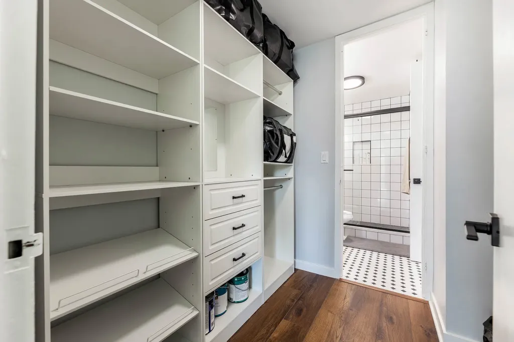 1 East Scott Street Chicago IL 60610
