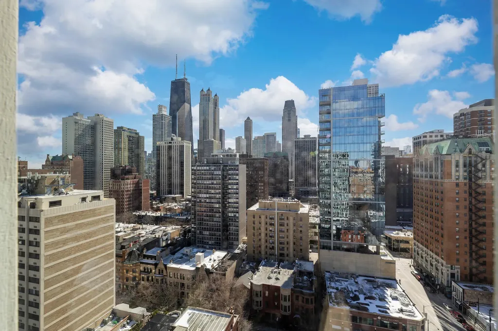 1 East Scott Street Chicago IL 60610