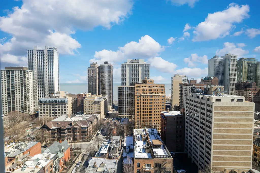 1 East Scott Street Chicago IL 60610