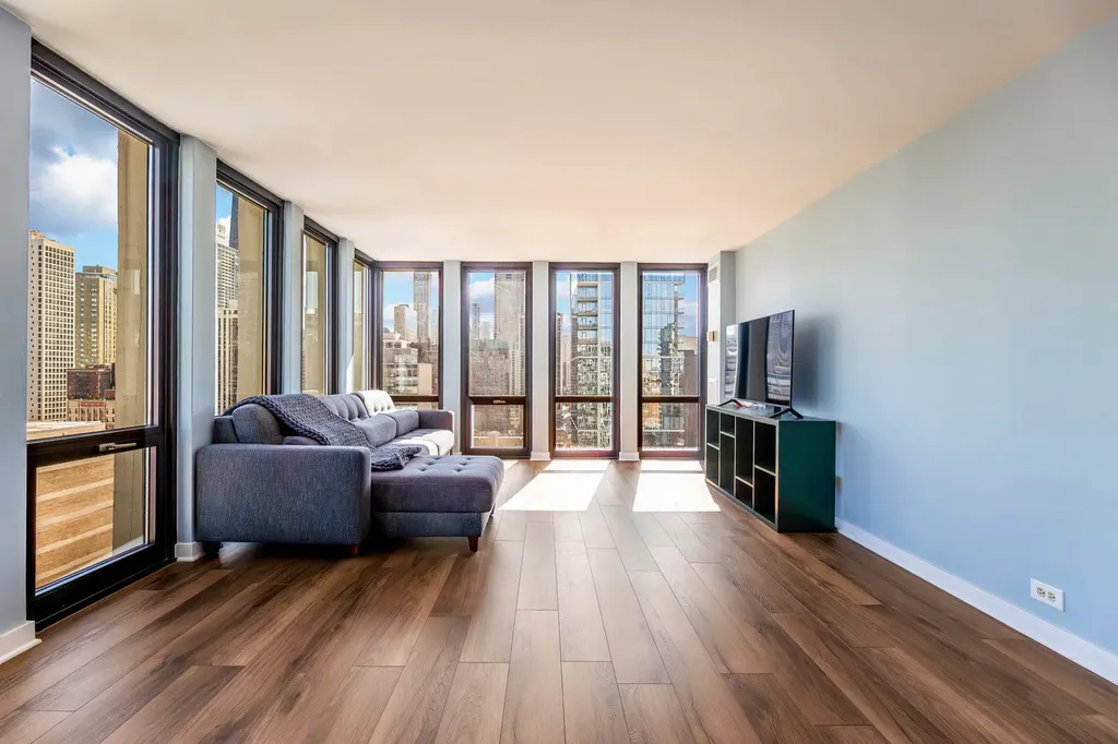 1 East Scott Street Chicago IL 60610