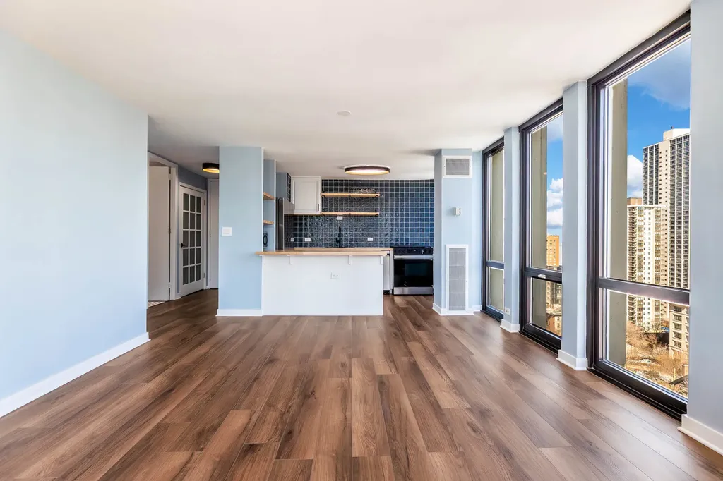 1 East Scott Street Chicago IL 60610