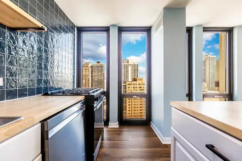 1 East Scott Street Chicago IL 60610
