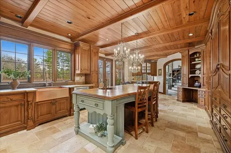 2041 Tremont Court Libertyville IL 60048