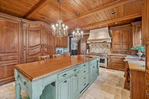 2041 Tremont Court Libertyville IL 60048