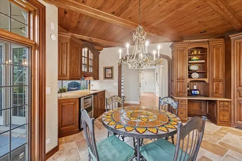 2041 Tremont Court Libertyville IL 60048