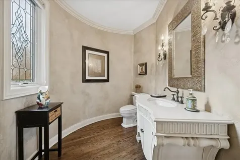 2041 Tremont Court Libertyville IL 60048