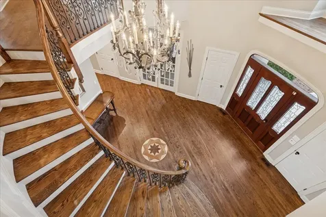 2041 Tremont Court Libertyville IL 60048