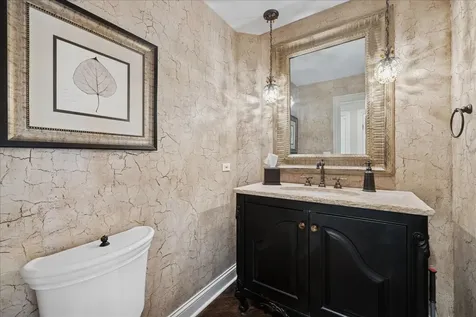 2041 Tremont Court Libertyville IL 60048