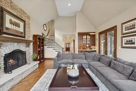2041 Tremont Court Libertyville IL 60048