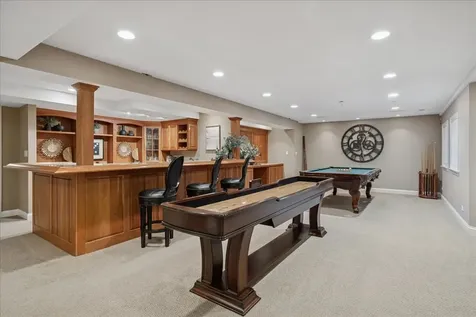 2041 Tremont Court Libertyville IL 60048