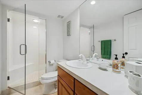 2041 Tremont Court Libertyville IL 60048
