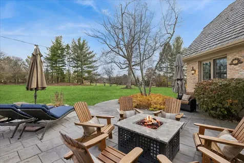 2041 Tremont Court Libertyville IL 60048
