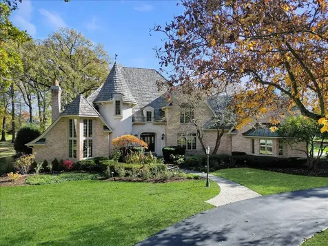 2041 Tremont Court Libertyville IL 60048