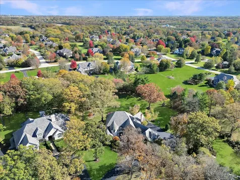 2041 Tremont Court Libertyville IL 60048