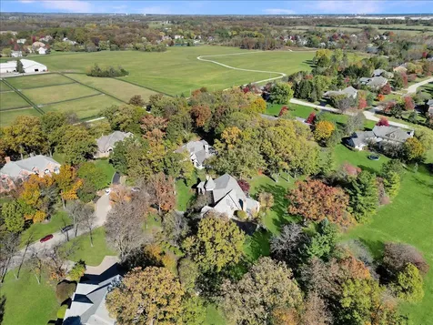 2041 Tremont Court Libertyville IL 60048