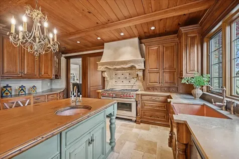 2041 Tremont Court Libertyville IL 60048