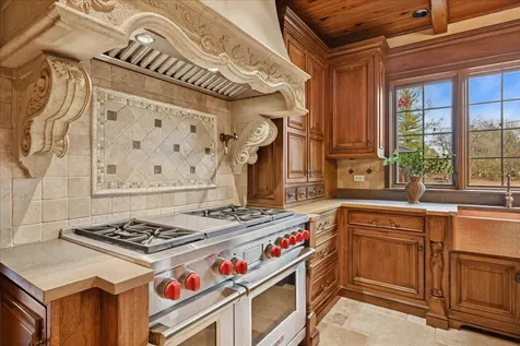 2041 Tremont Court Libertyville IL 60048