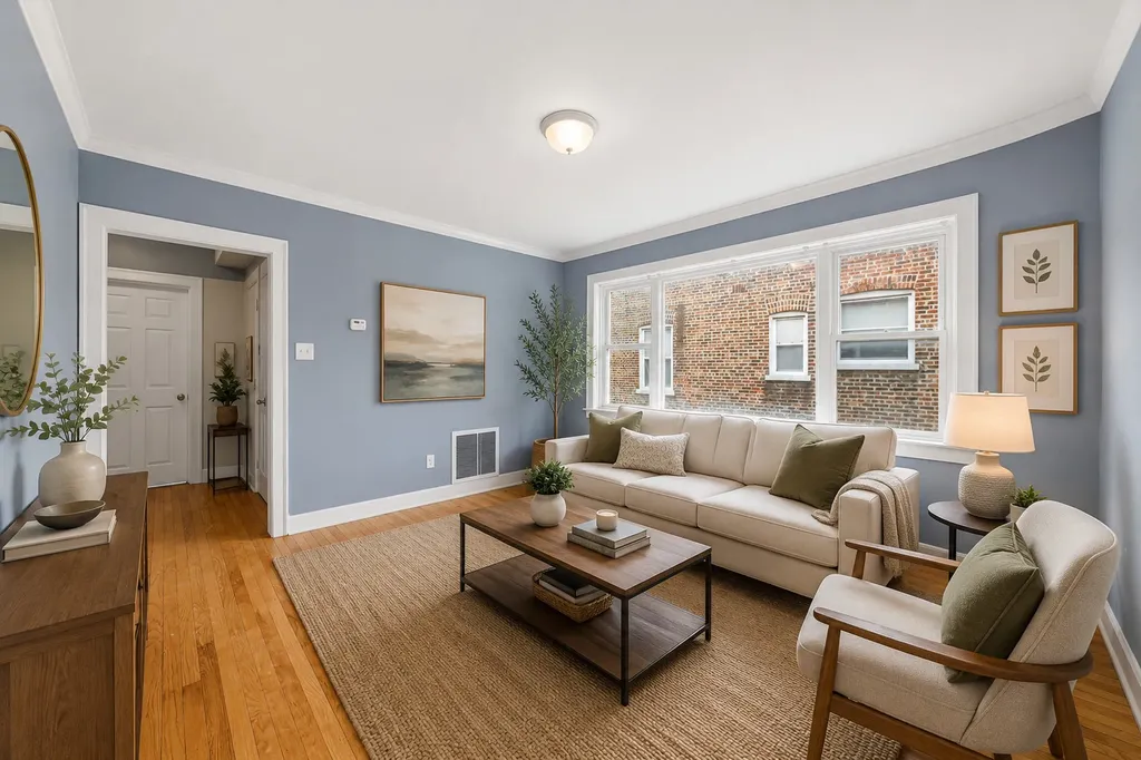 7352 South Langley Avenue Chicago IL 60619