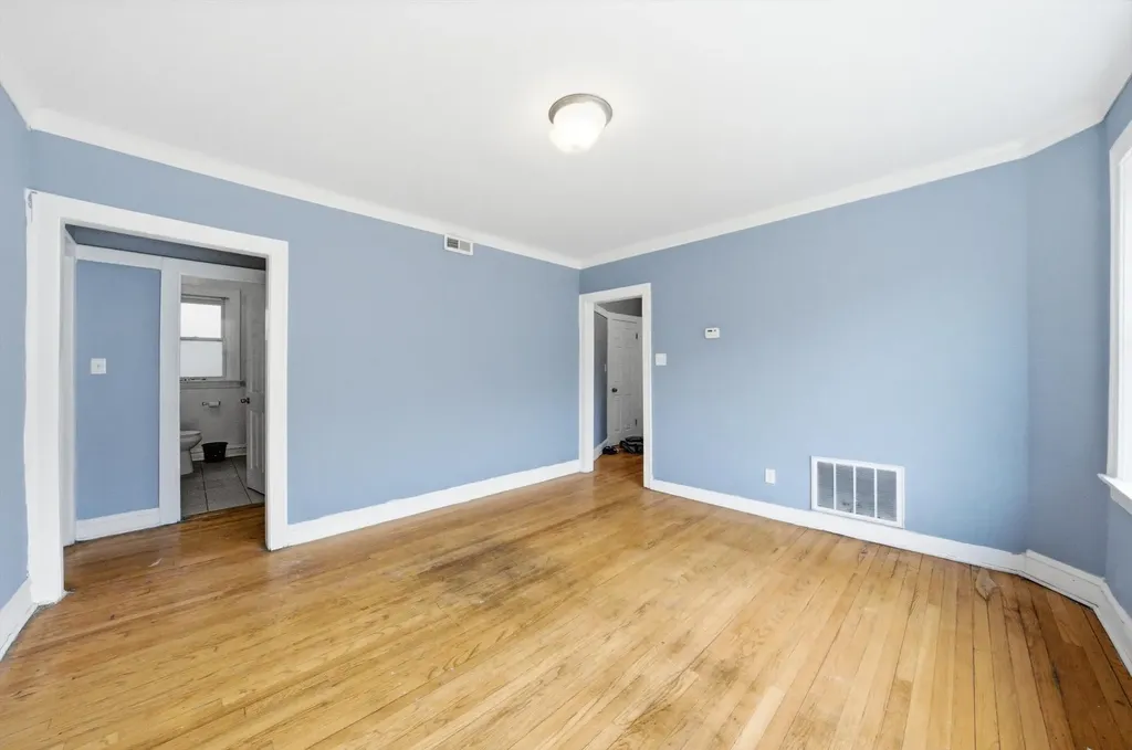 7352 South Langley Avenue Chicago IL 60619