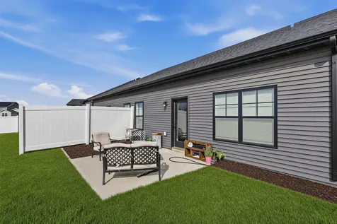 7 Prairie Trail Monticello IL 61856