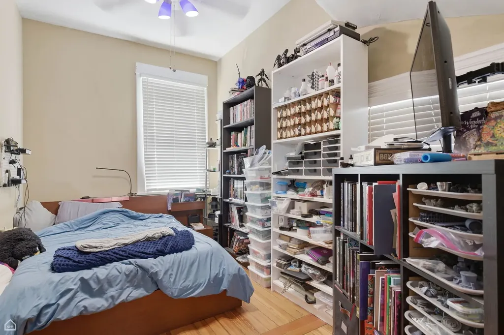 1337 West Barry Avenue Chicago IL 60657