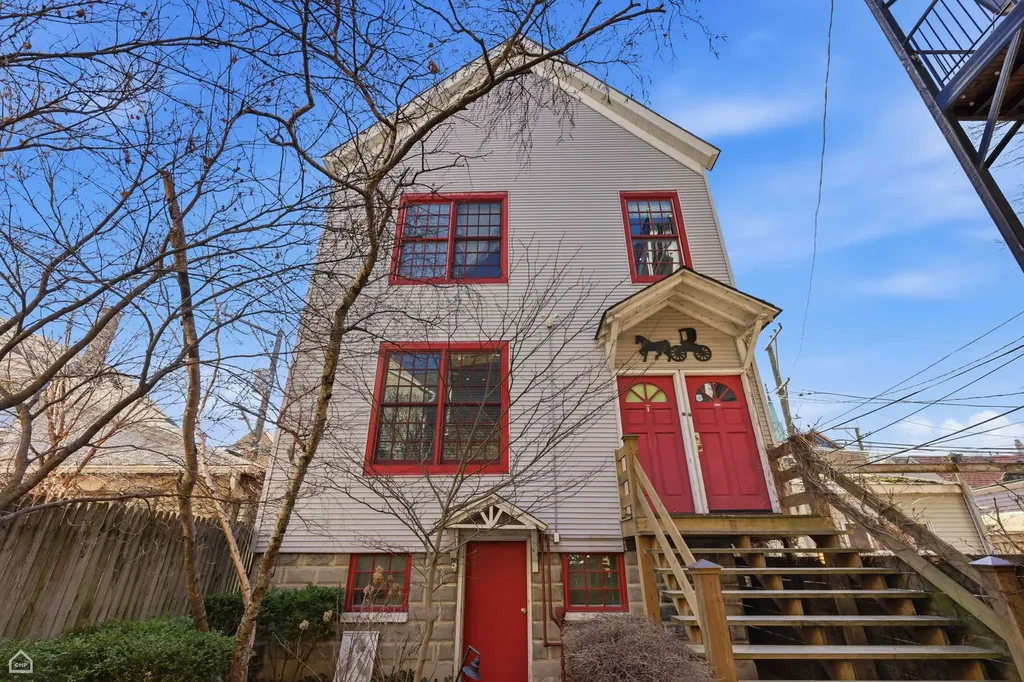 1337 West Barry Avenue Chicago IL 60657