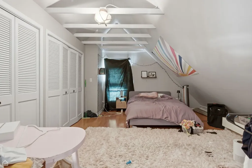 1337 West Barry Avenue Chicago IL 60657