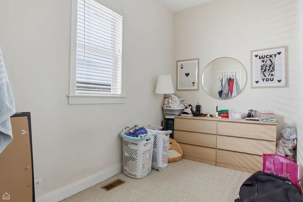 1337 West Barry Avenue Chicago IL 60657