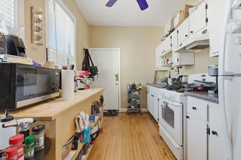 1337 West Barry Avenue Chicago IL 60657