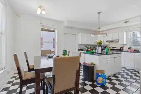 1337 West Barry Avenue Chicago IL 60657
