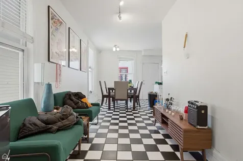 1337 West Barry Avenue Chicago IL 60657