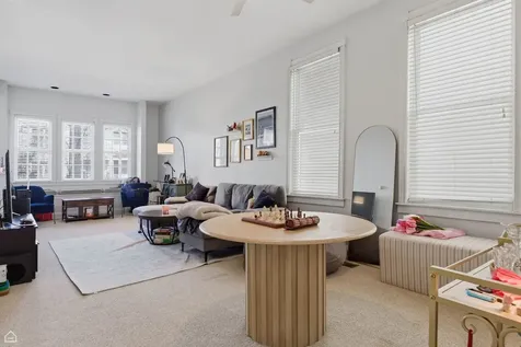1337 West Barry Avenue Chicago IL 60657