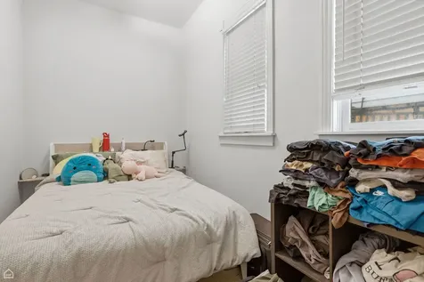 1337 West Barry Avenue Chicago IL 60657