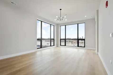 2505 West Farragut Avenue Chicago IL 60625