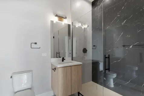 2505 West Farragut Avenue Chicago IL 60625
