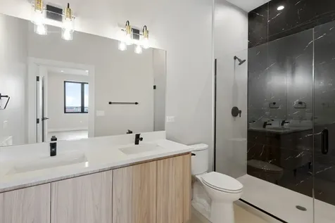 2505 West Farragut Avenue Chicago IL 60625
