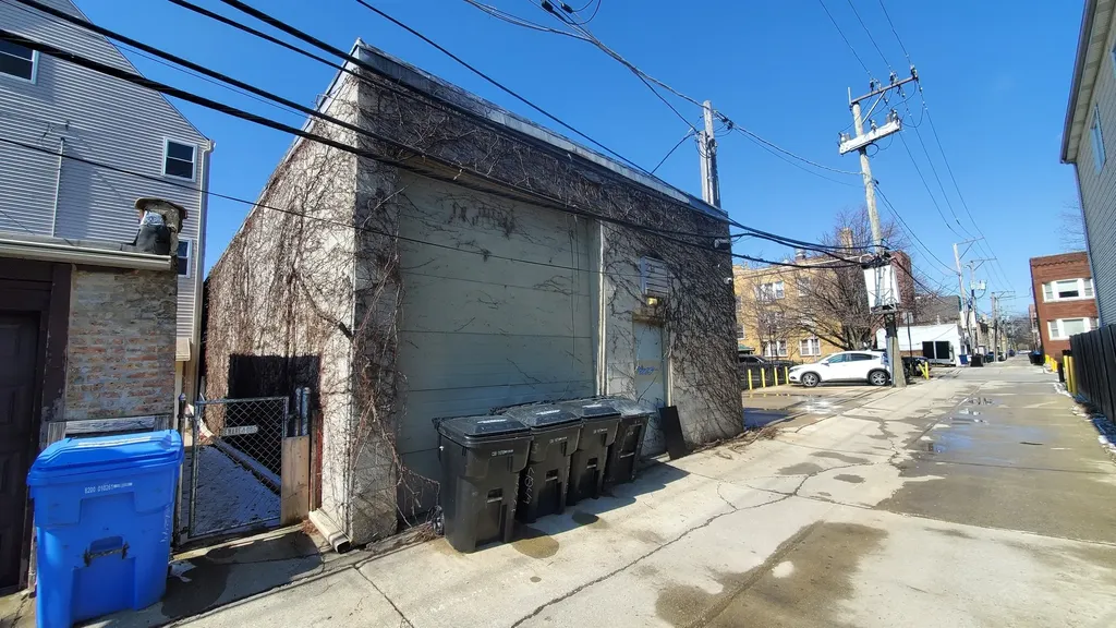 4251 North Western Avenue Chicago IL 60618